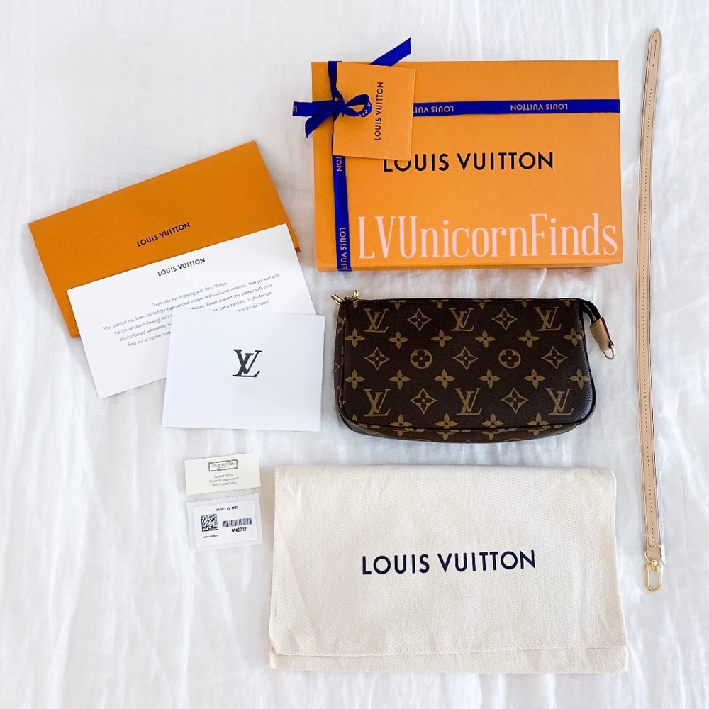 🦄 SUPER RARE!!! 🦄 LV POCHETTE ACCESSORIES